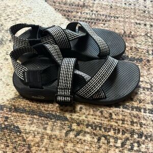 Women’s Chaco Cloud Sandals size 9